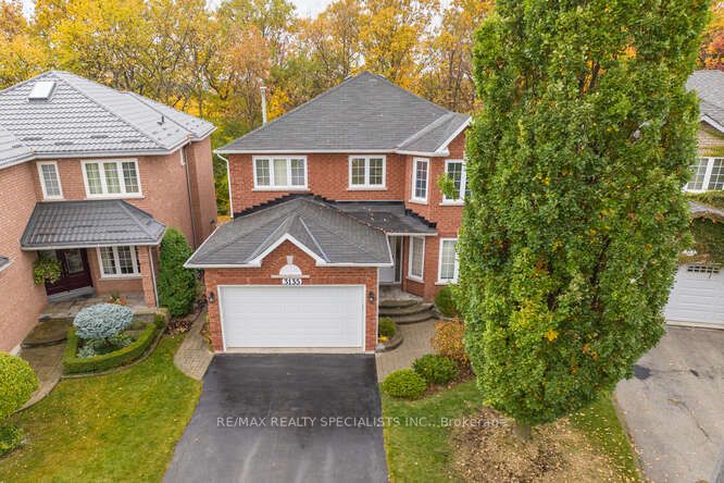 3135 Dover Cres