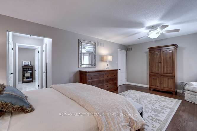 3135 Dover Cres