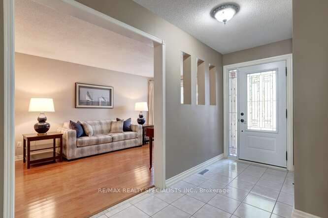 3135 Dover Cres