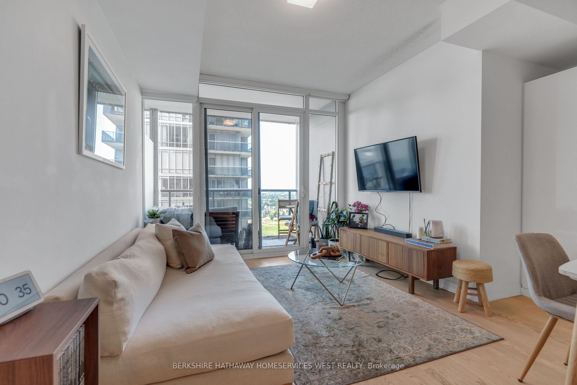 90 Park Lawn Rd, #2802