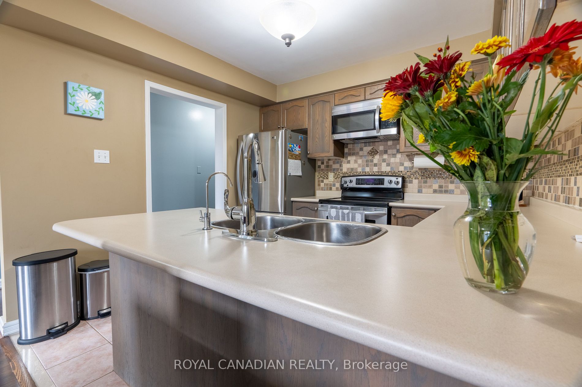 77 Wilmont Crt