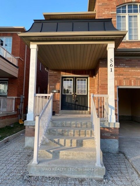 561 Lott Cres