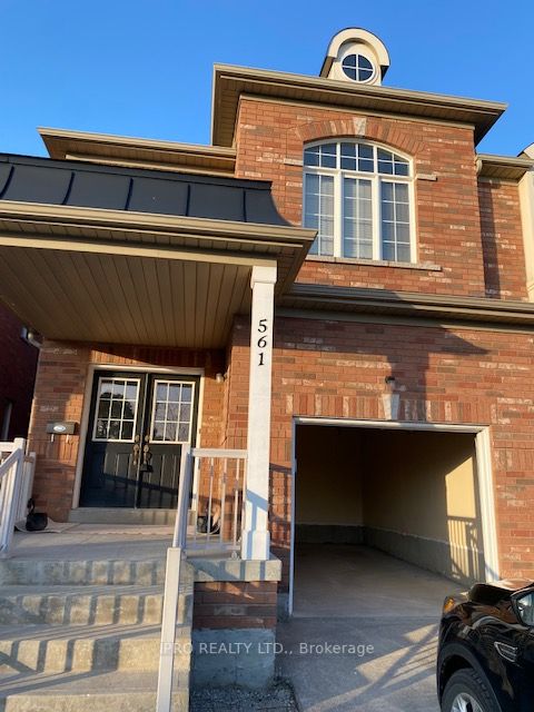 561 Lott Cres