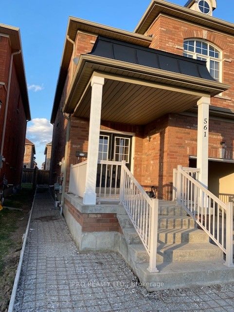 561 Lott Cres