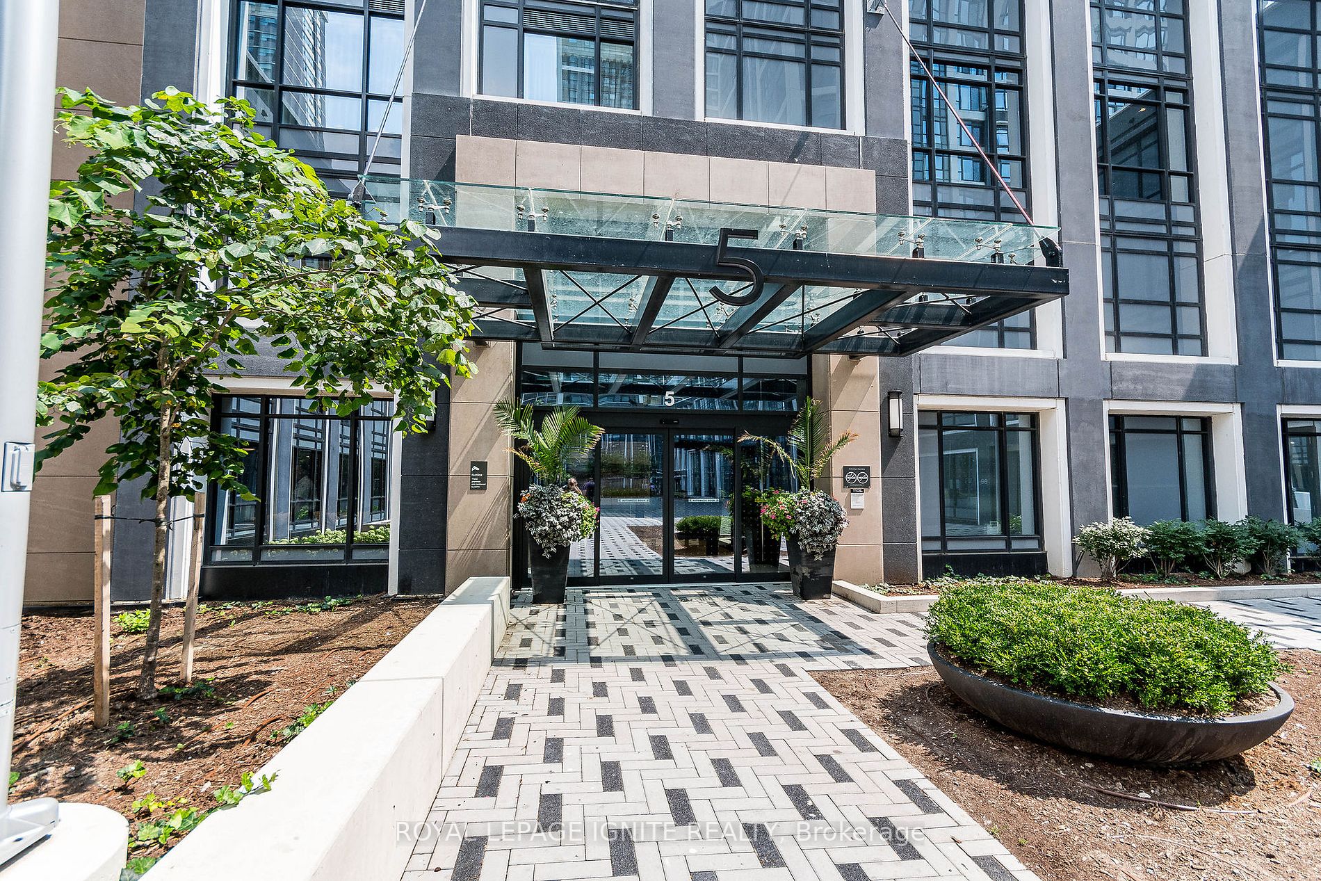 5 Mabelle Ave, #836