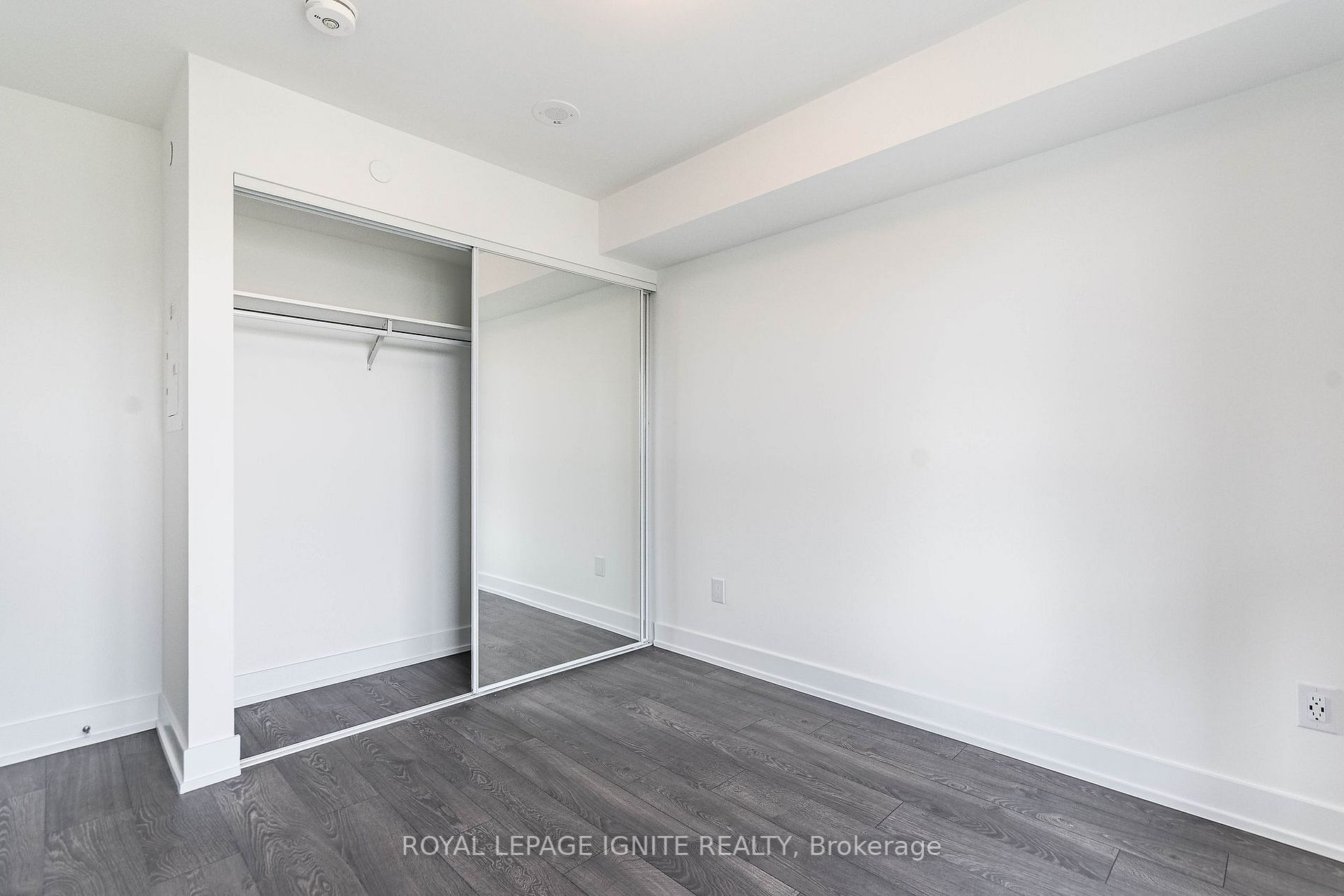 5 Mabelle Ave, #836