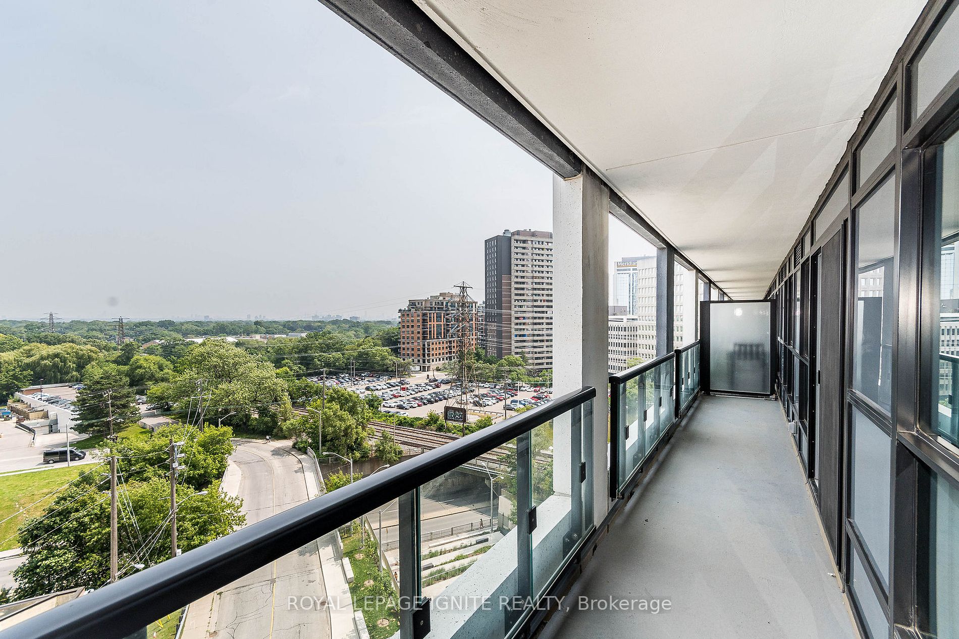 5 Mabelle Ave, #836