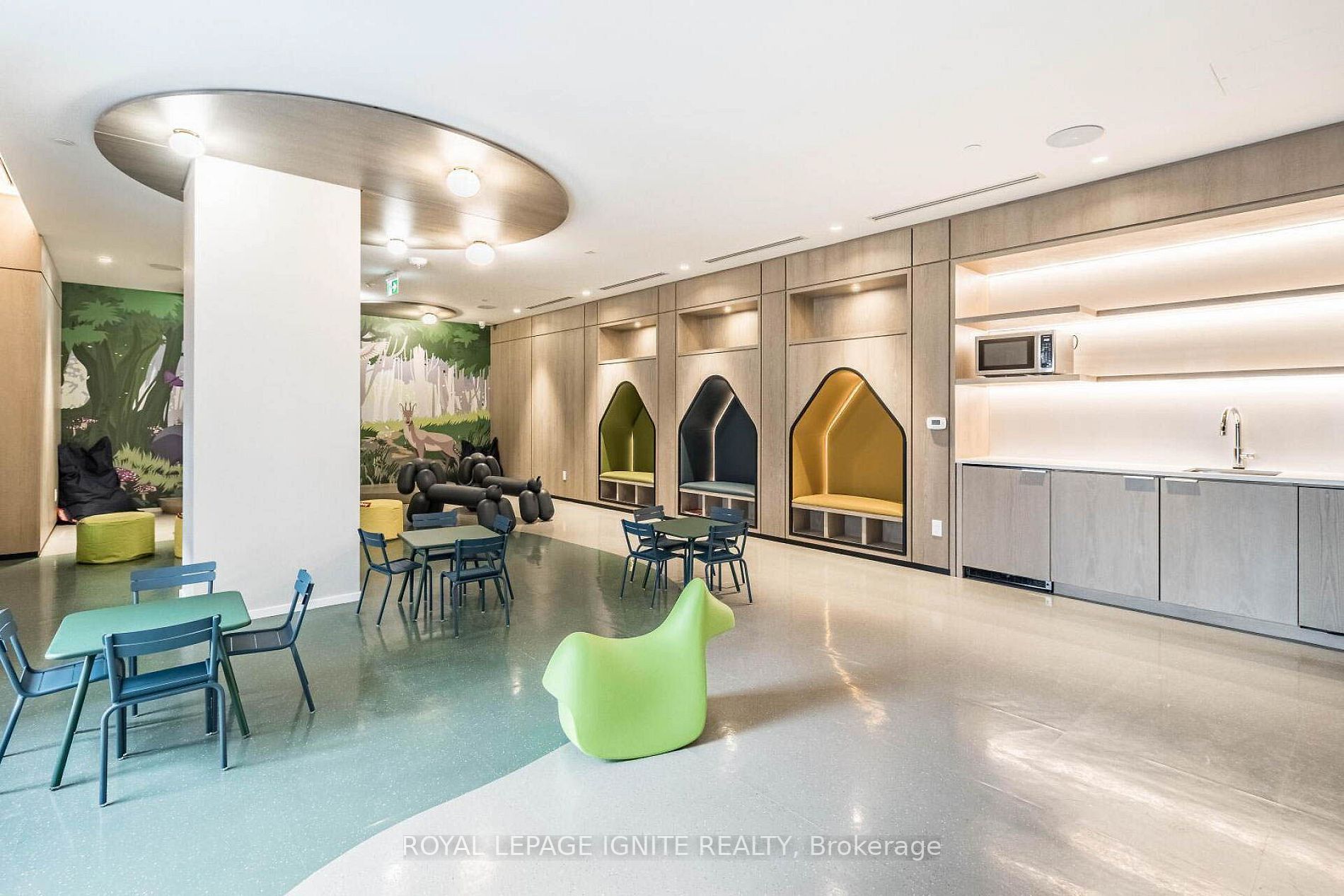 5 Mabelle Ave, #836
