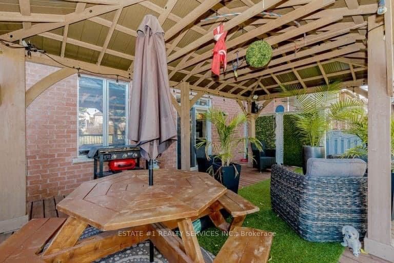 18 Tideland Dr