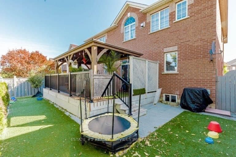 18 Tideland Dr