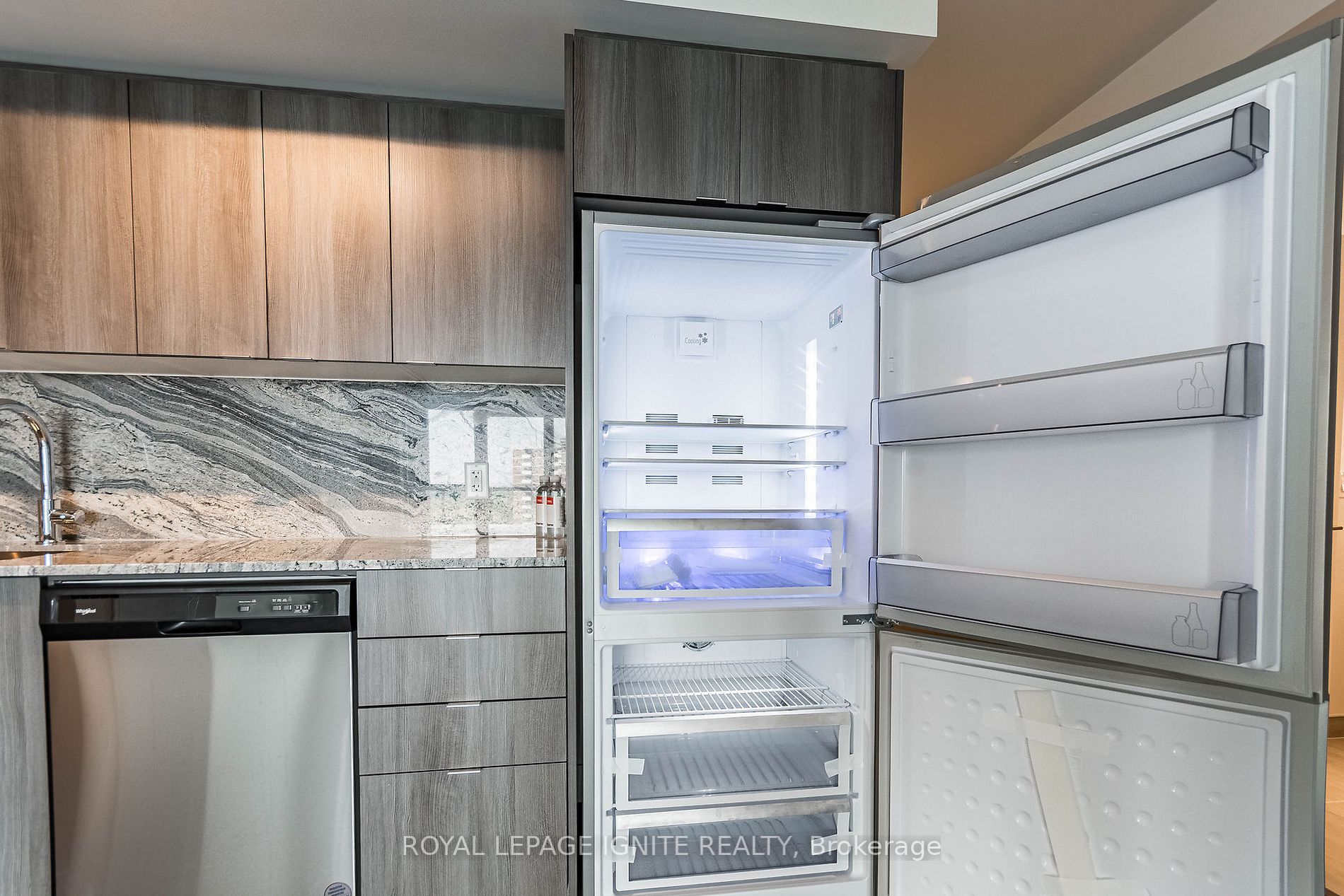 5 Mabelle Ave, #836