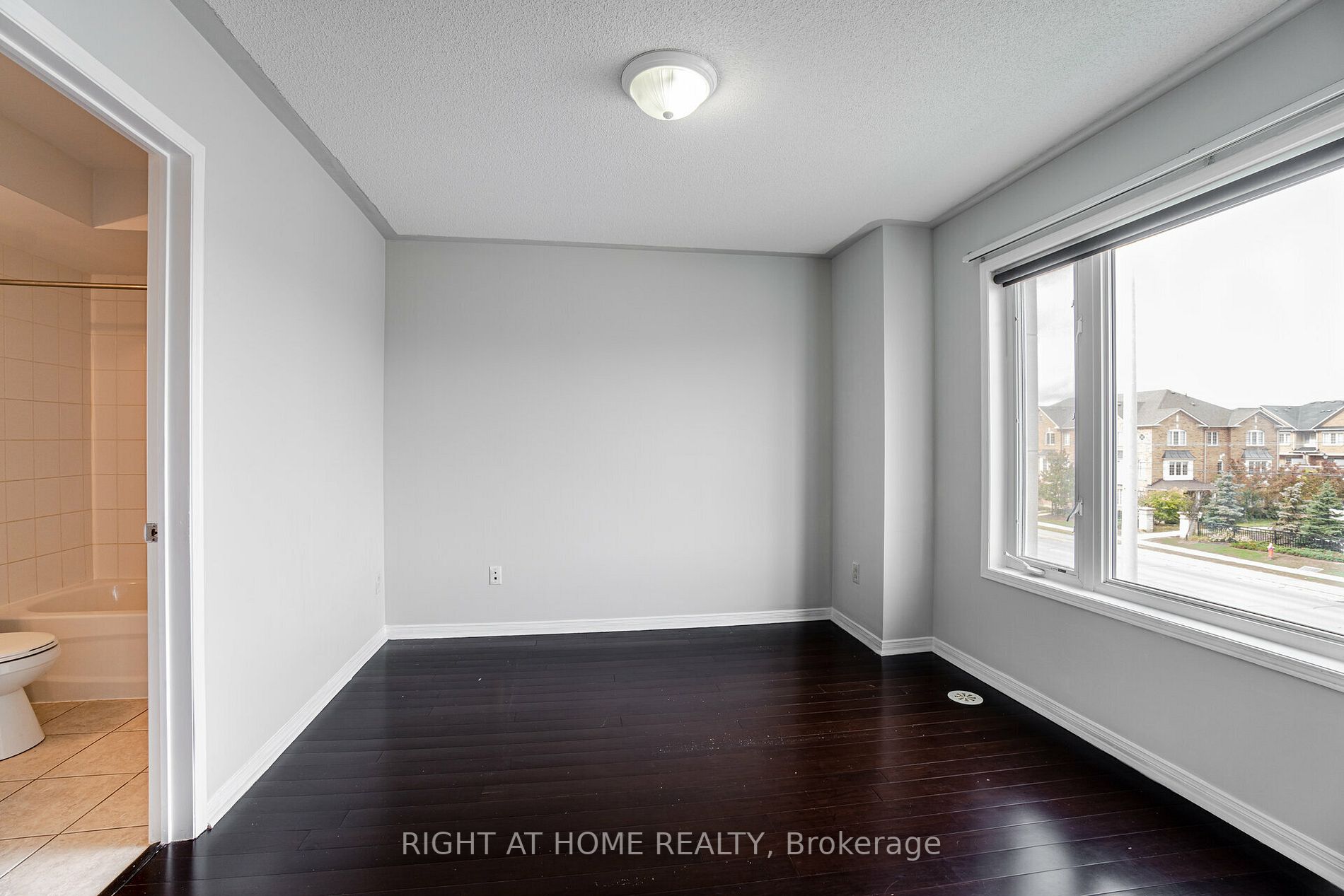 60 Fairwood Circ, #45