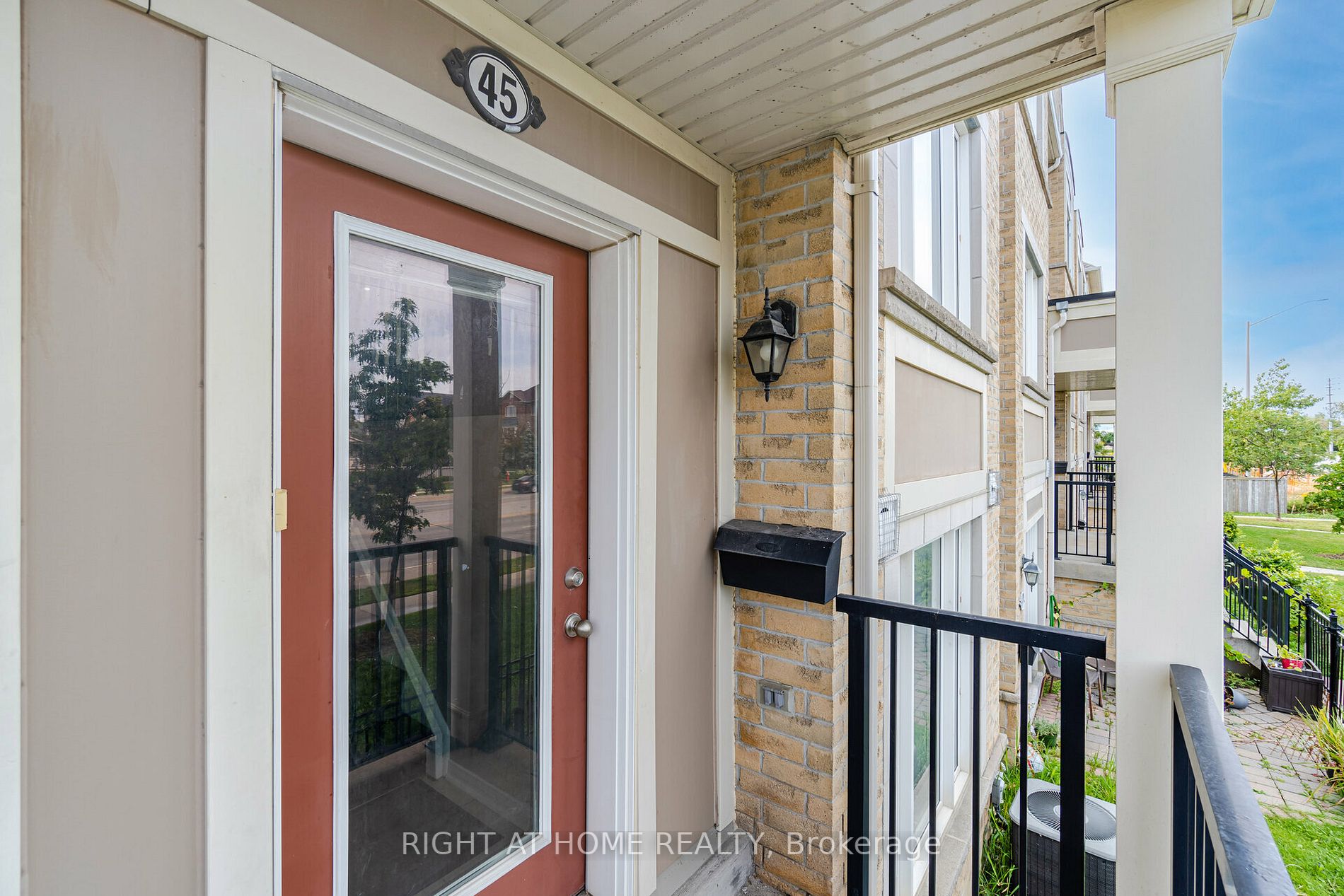 60 Fairwood Circ, #45