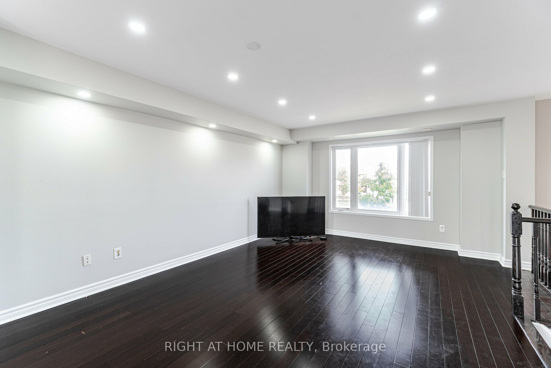 60 Fairwood Circ, #45