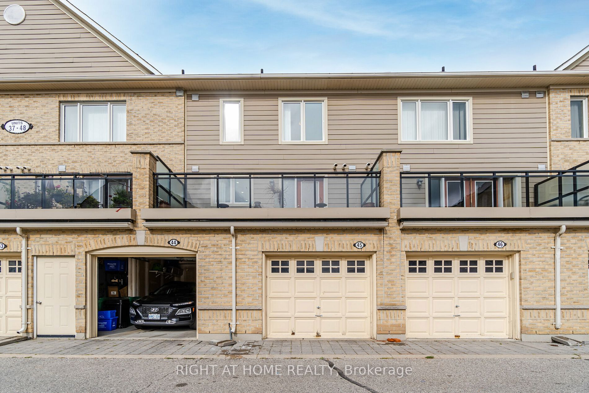 60 Fairwood Circ, #45