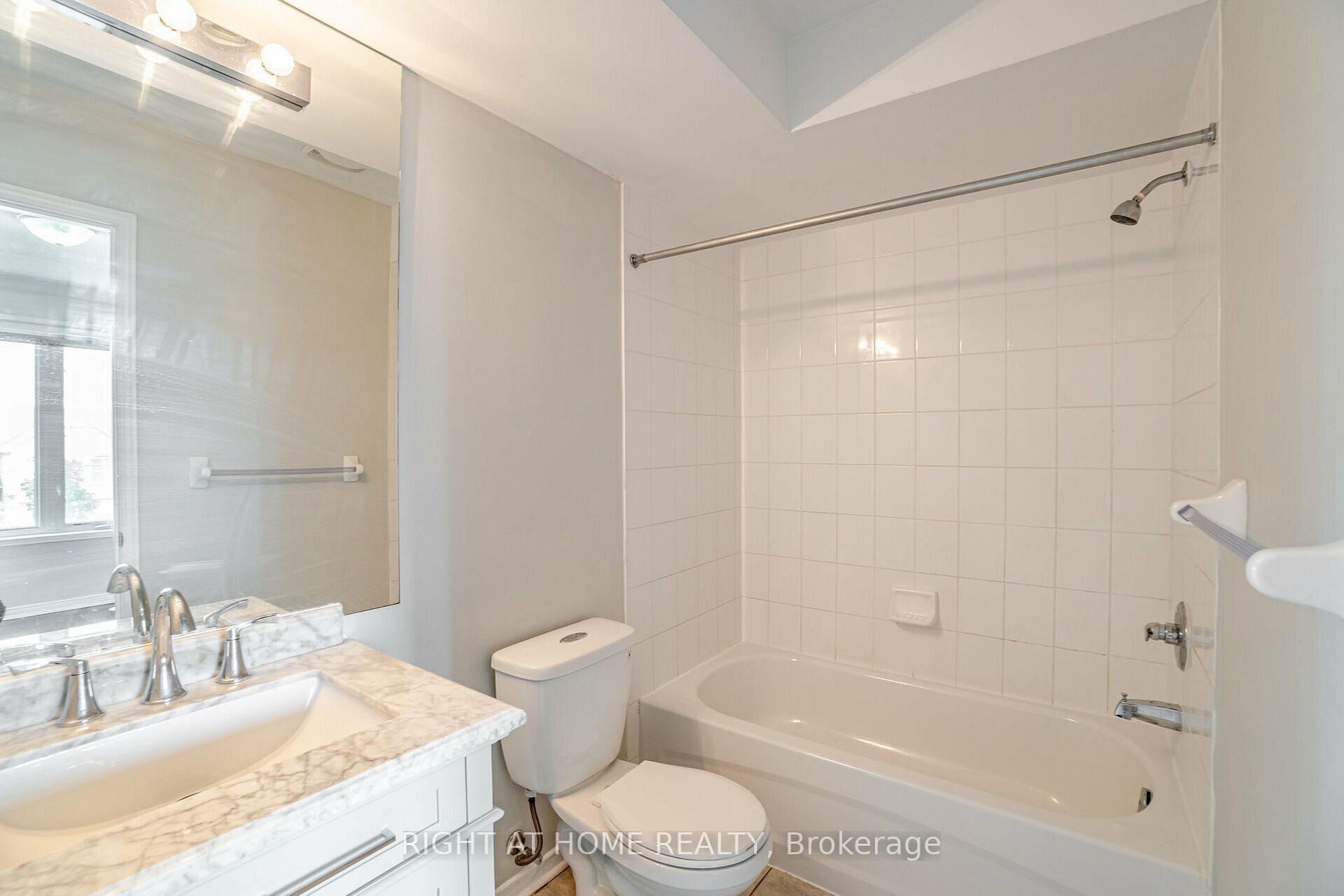 60 Fairwood Circ, #45