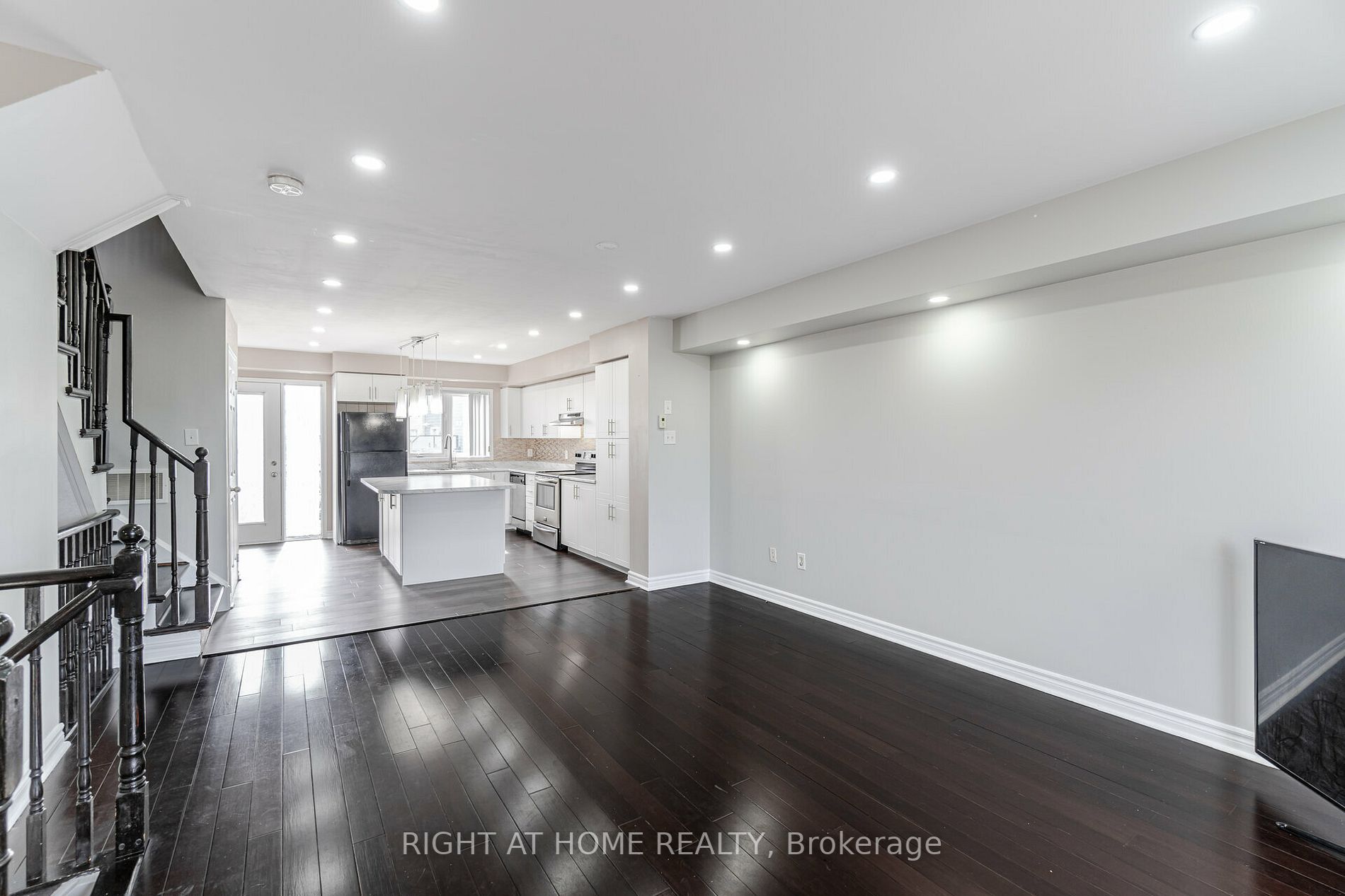 60 Fairwood Circ, #45