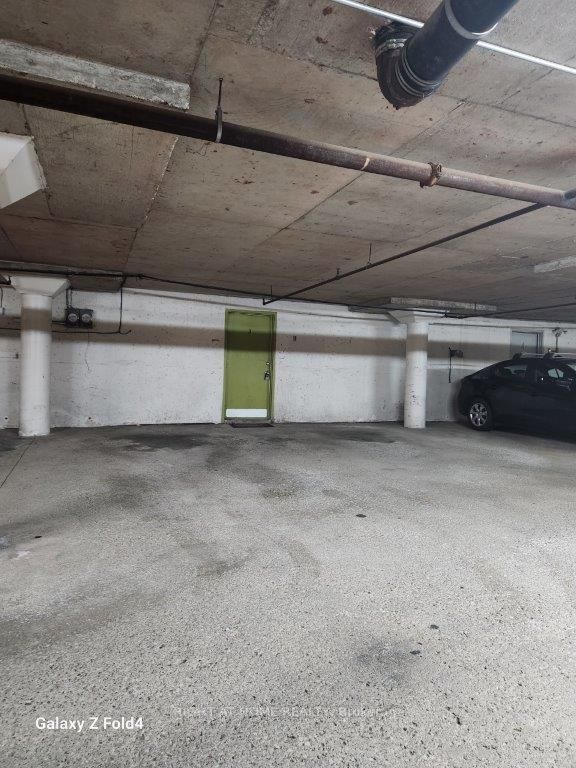 5475 Lakeshore Road E, #3