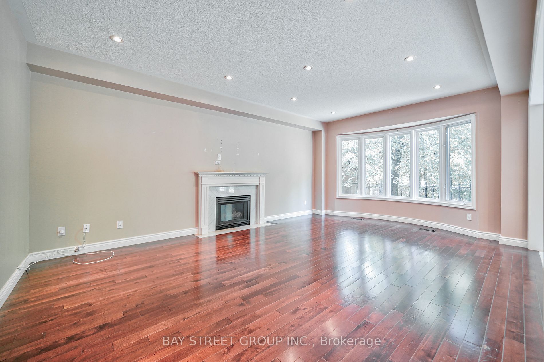 1665 Glenvista Dr