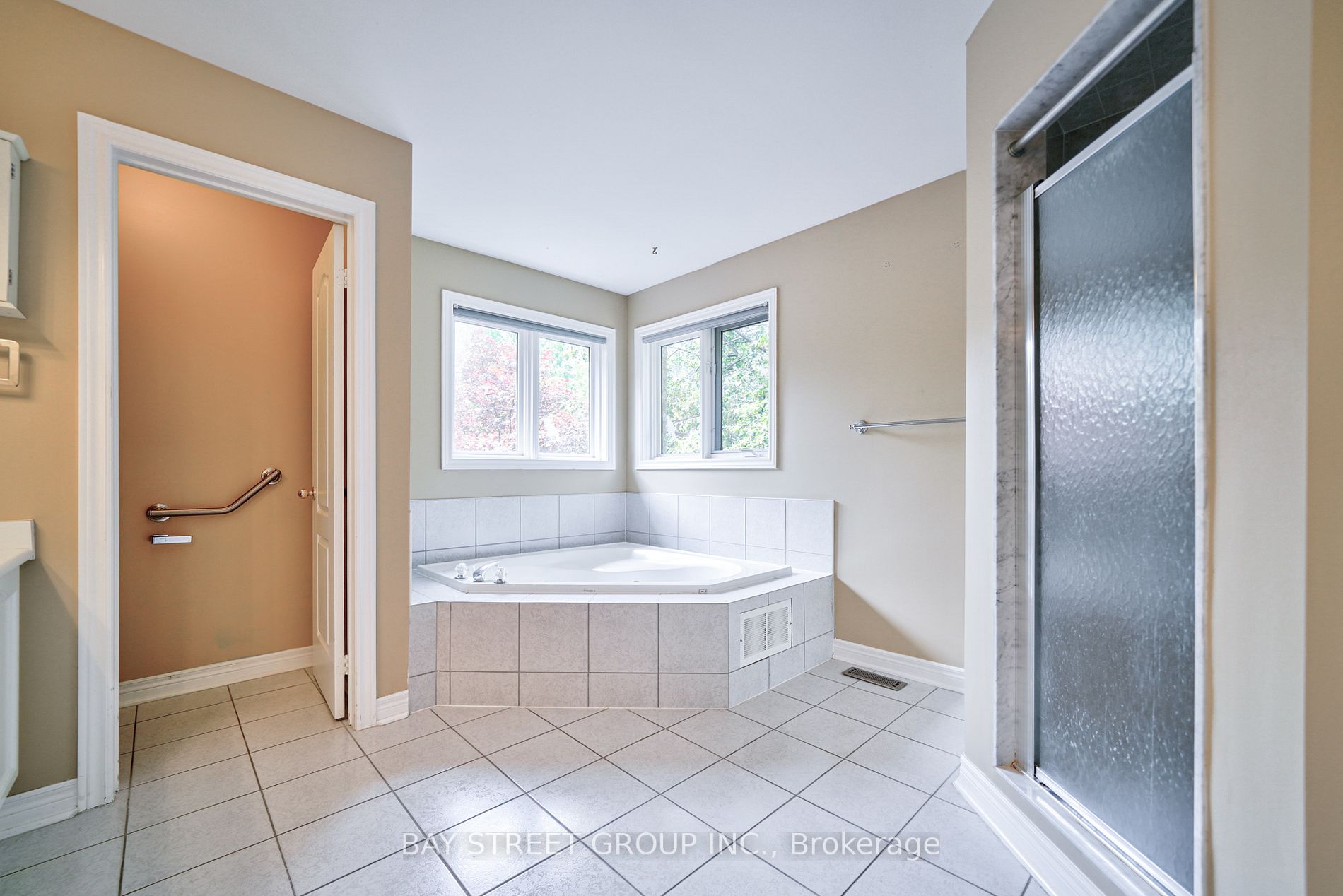 1665 Glenvista Dr