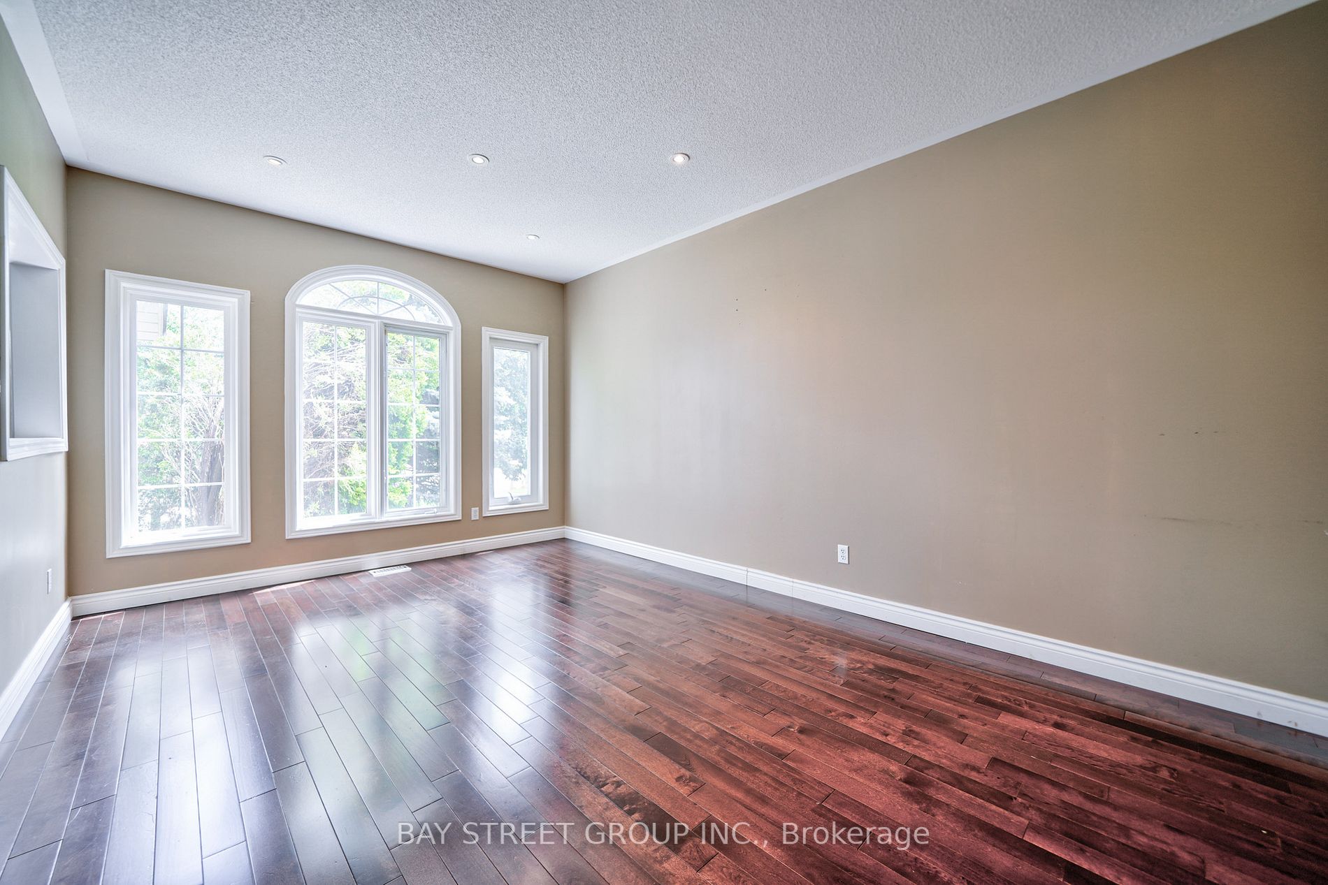 1665 Glenvista Dr