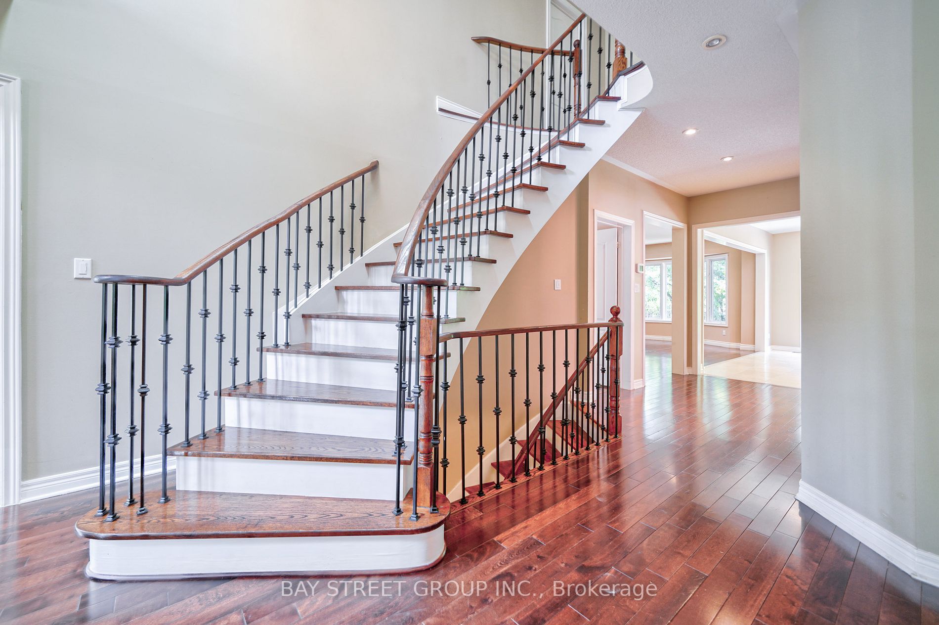1665 Glenvista Dr