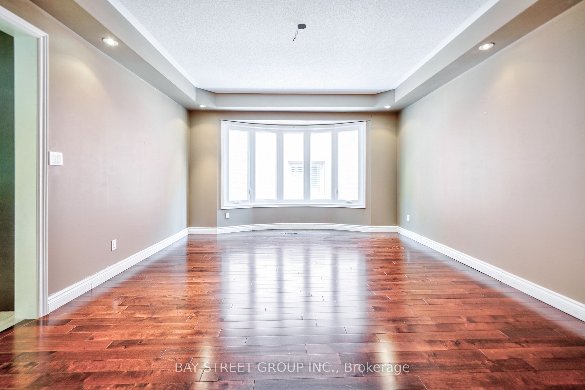 1665 Glenvista Dr