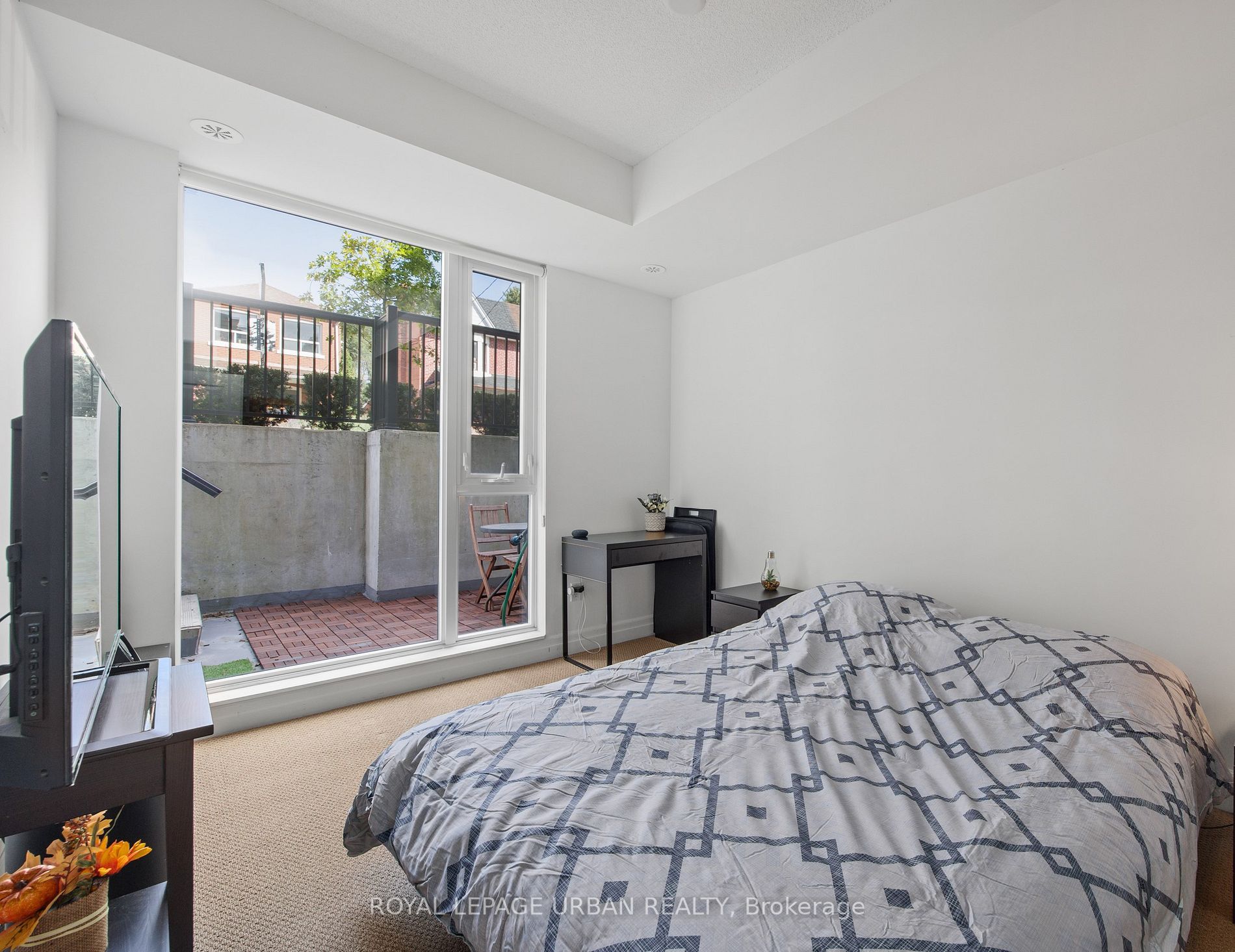 57 Macaulay Ave, #502