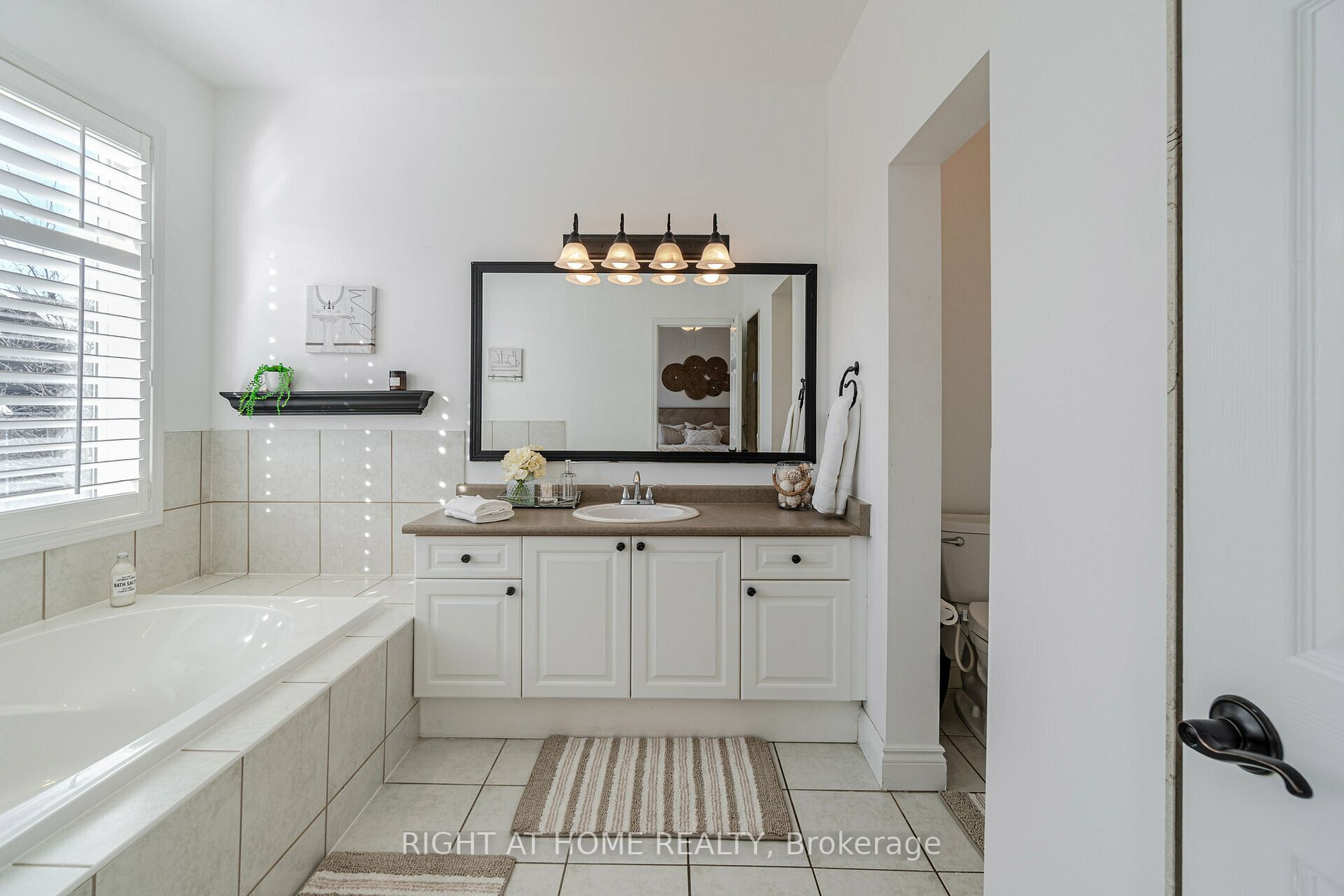 1642 Ramshaw Cres