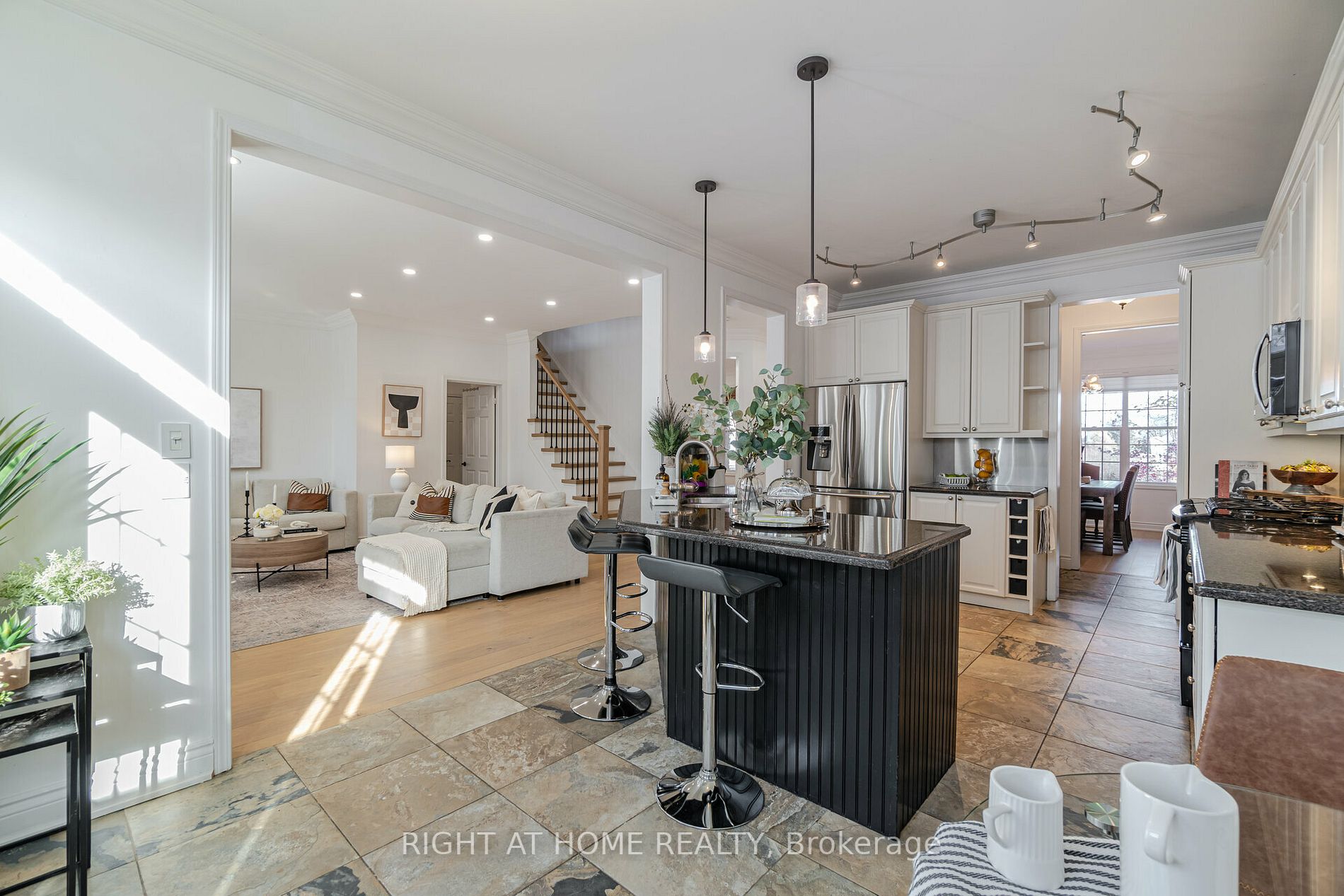 1642 Ramshaw Cres
