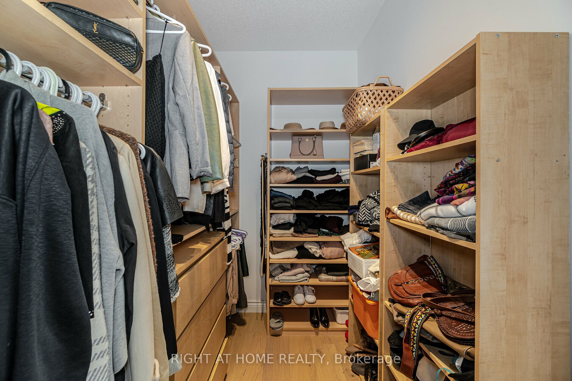 1642 Ramshaw Cres