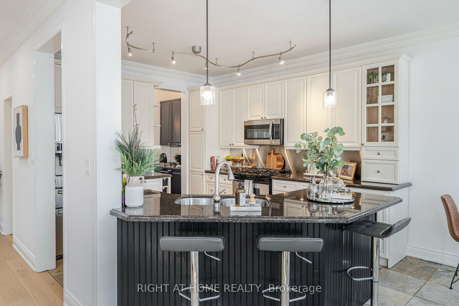 1642 Ramshaw Cres