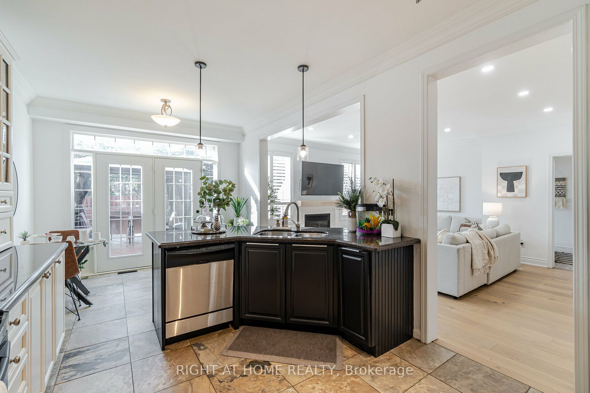 1642 Ramshaw Cres