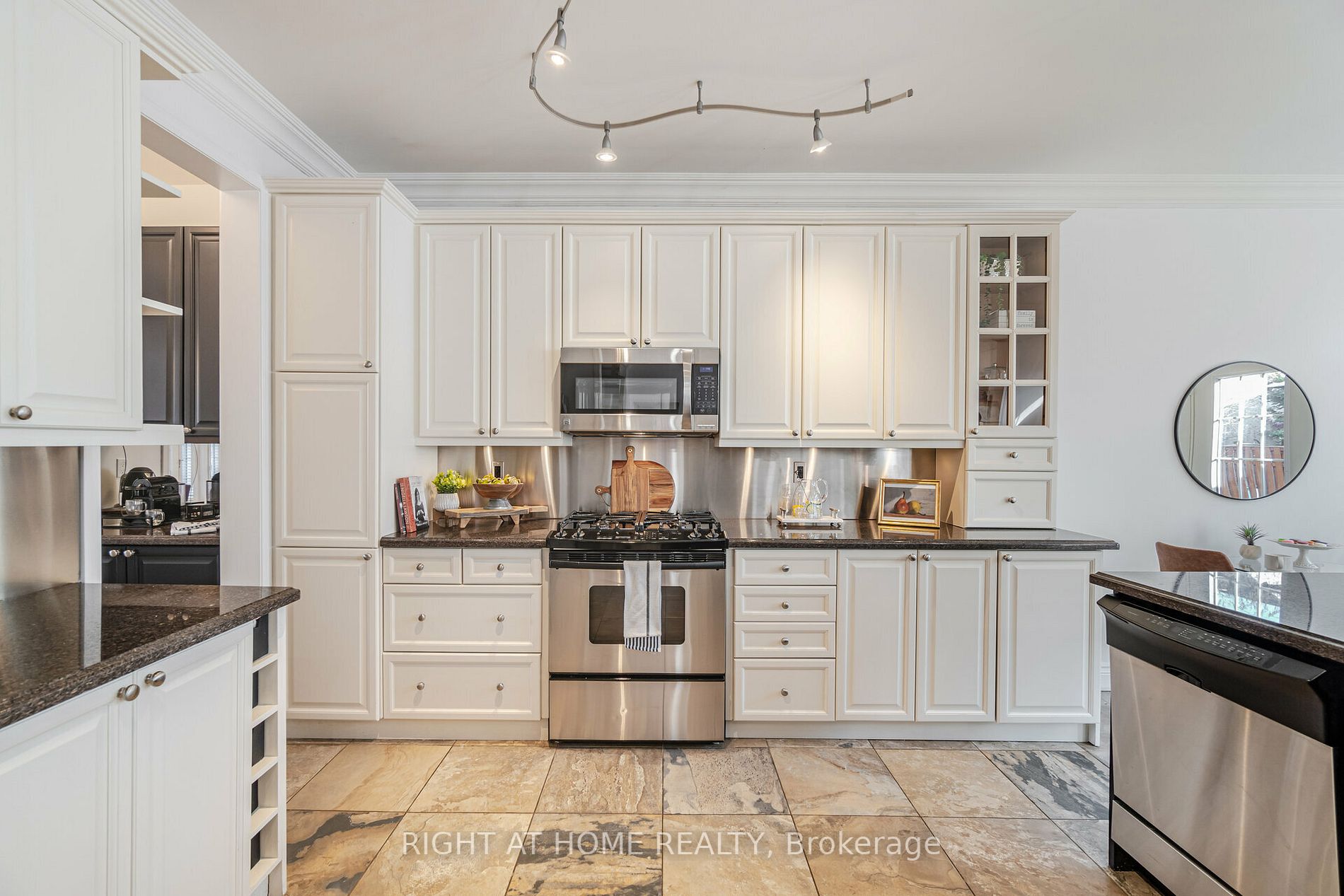 1642 Ramshaw Cres