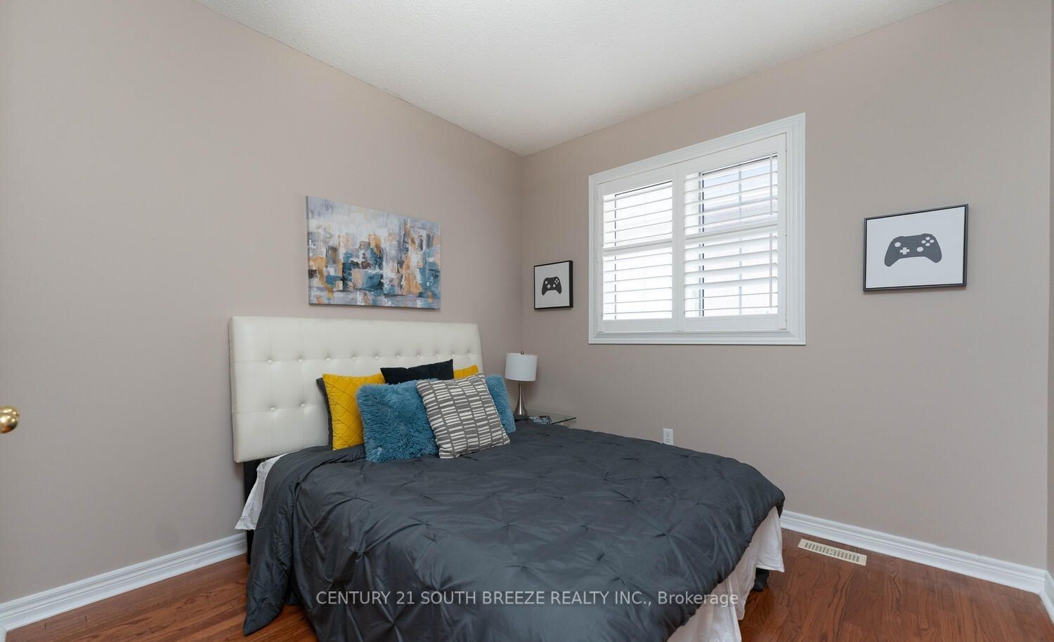 6 Shuter Lane
