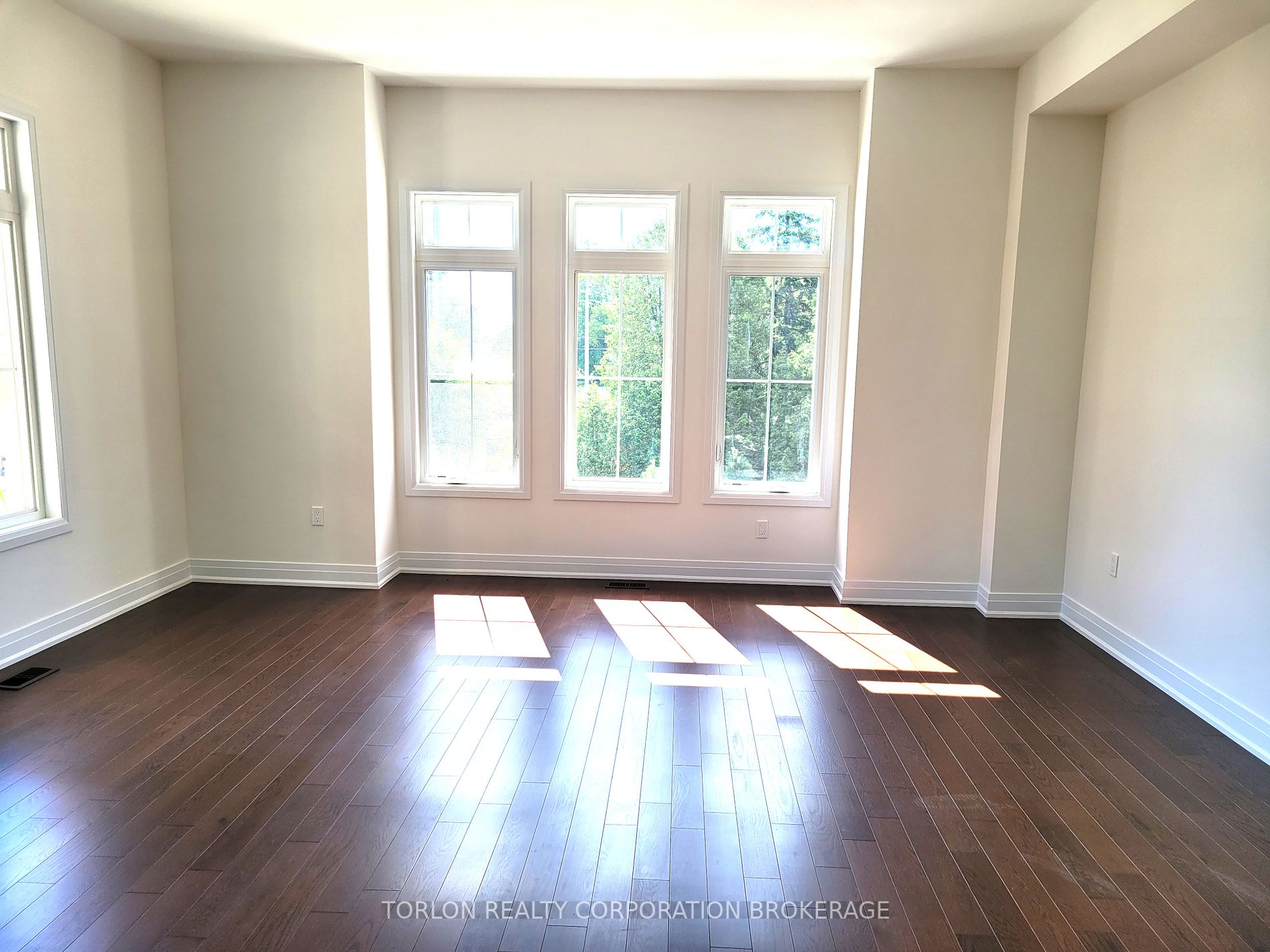 2110 Royal Gala Circle