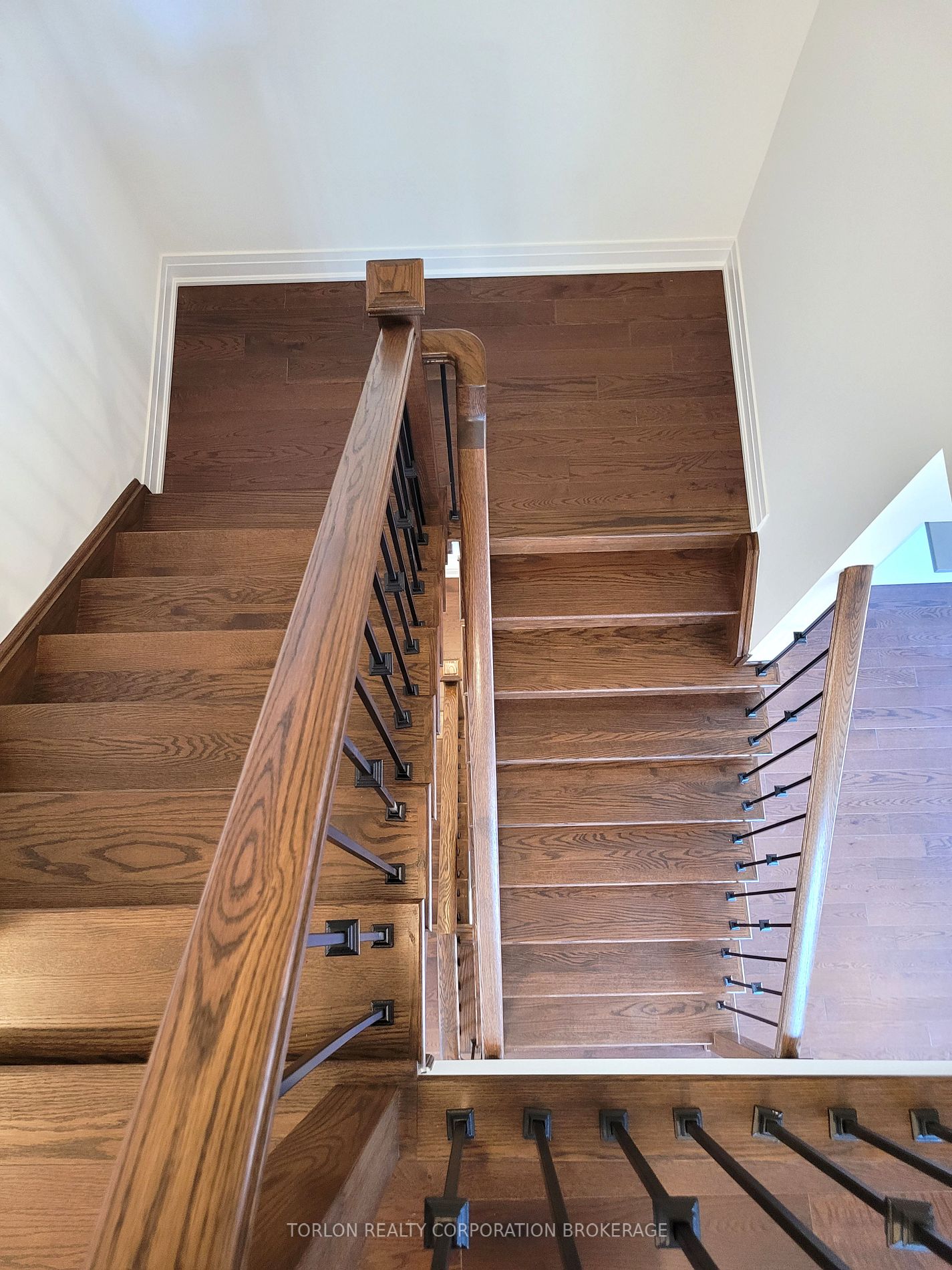 2110 Royal Gala Circle