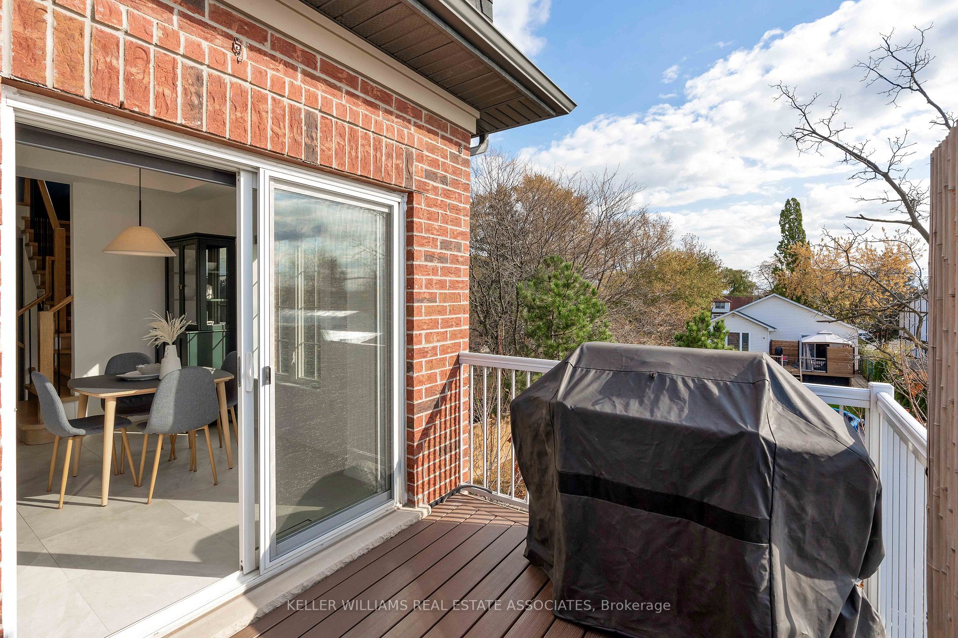 2220 Queensway Drive, #14