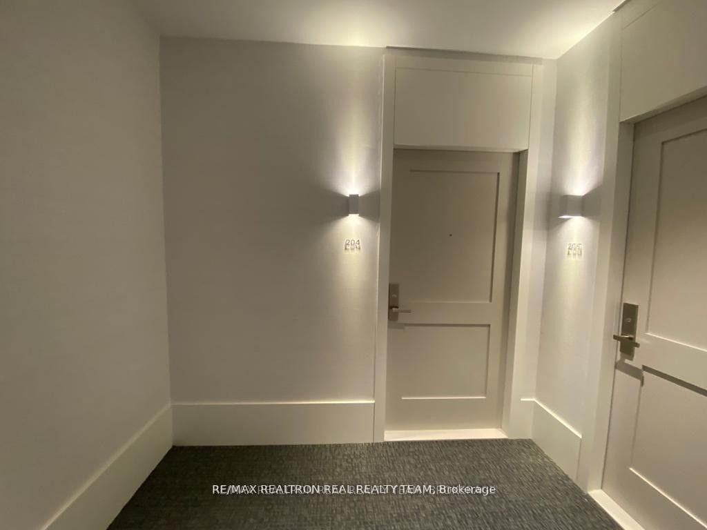 26 Gibbs Rd, #204