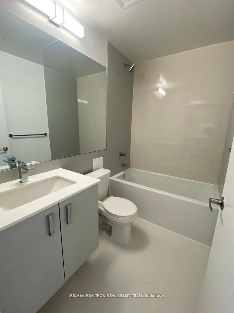26 Gibbs Rd, #204