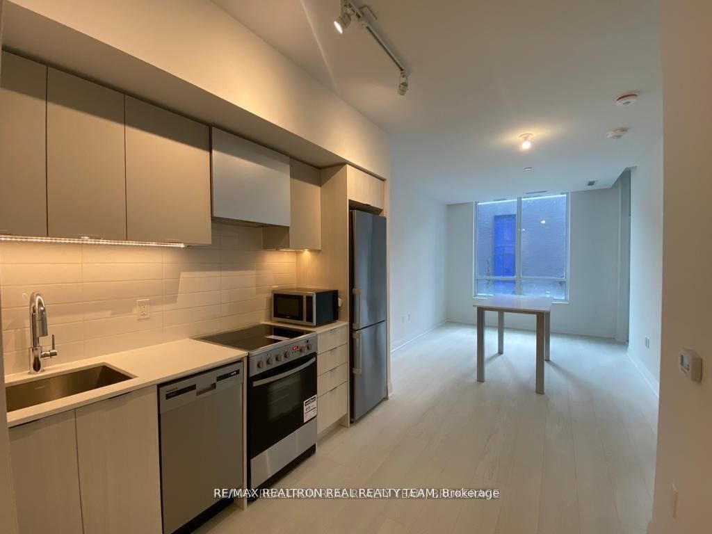 26 Gibbs Rd, #204