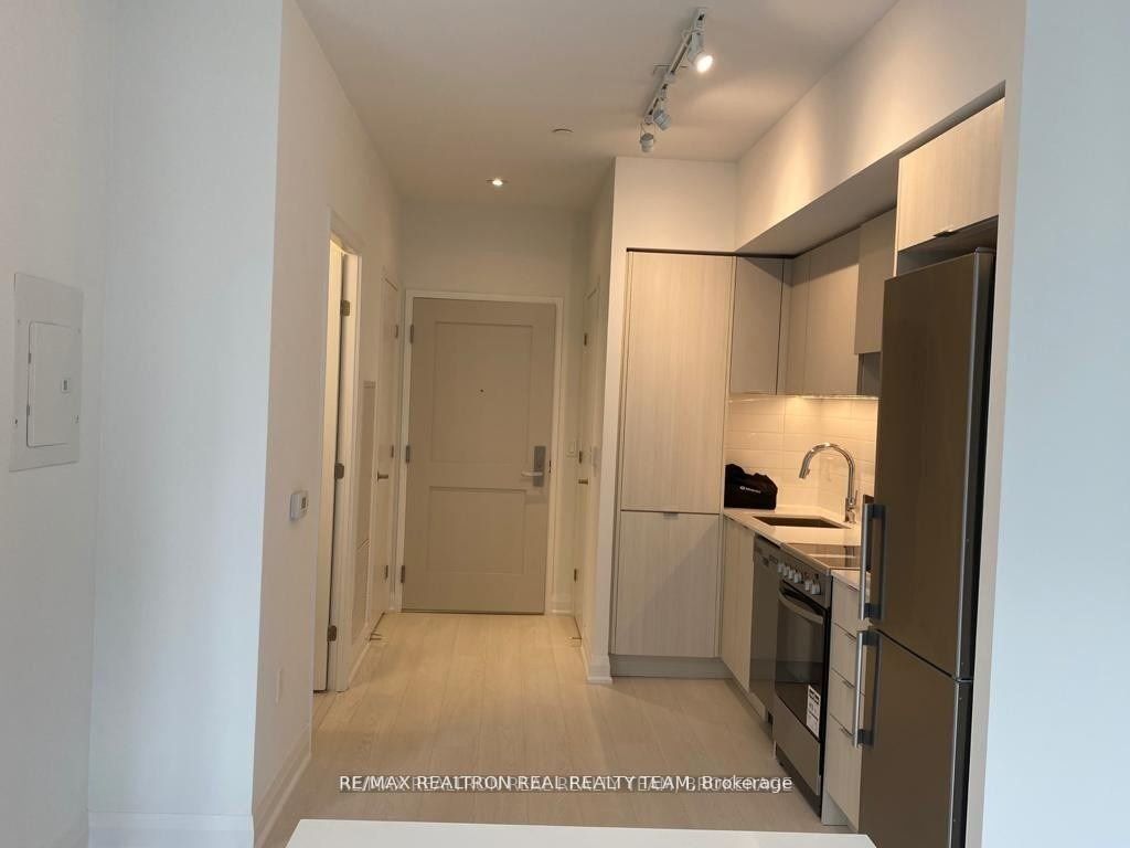 26 Gibbs Rd, #204