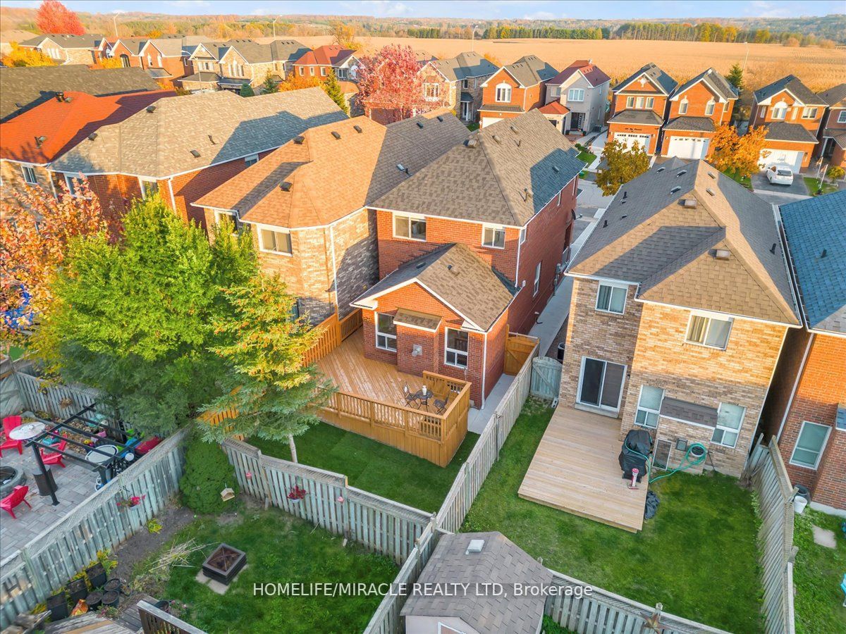 448 Jay Crescent
