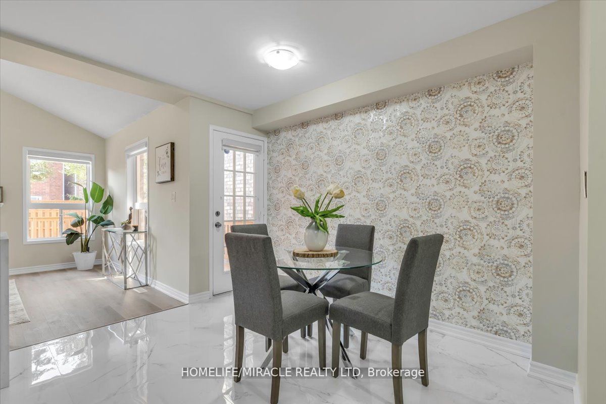 448 Jay Crescent