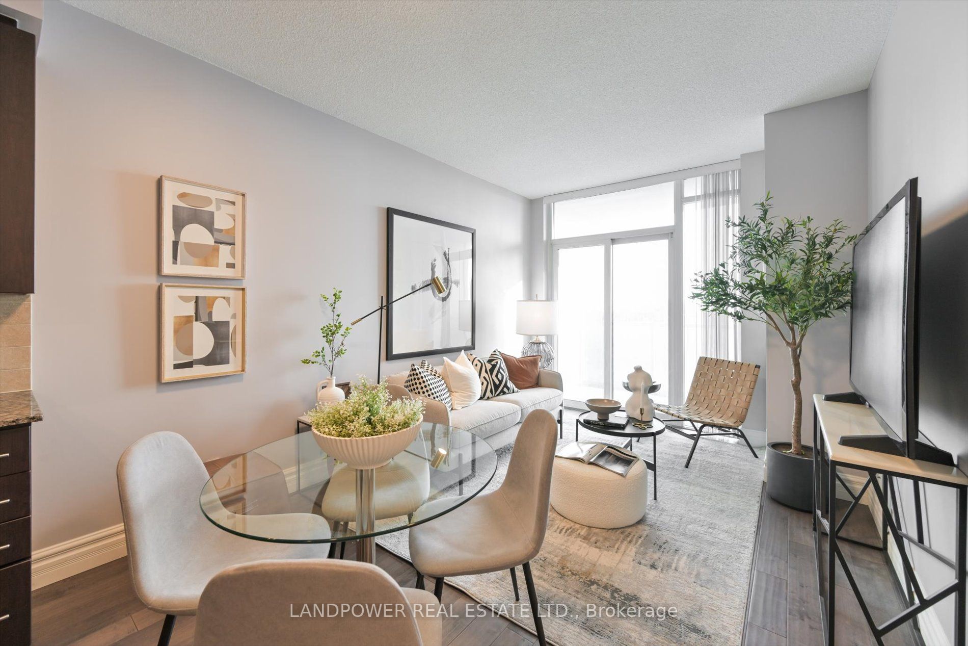 330 Burnhamthorpe Rd W, #2201