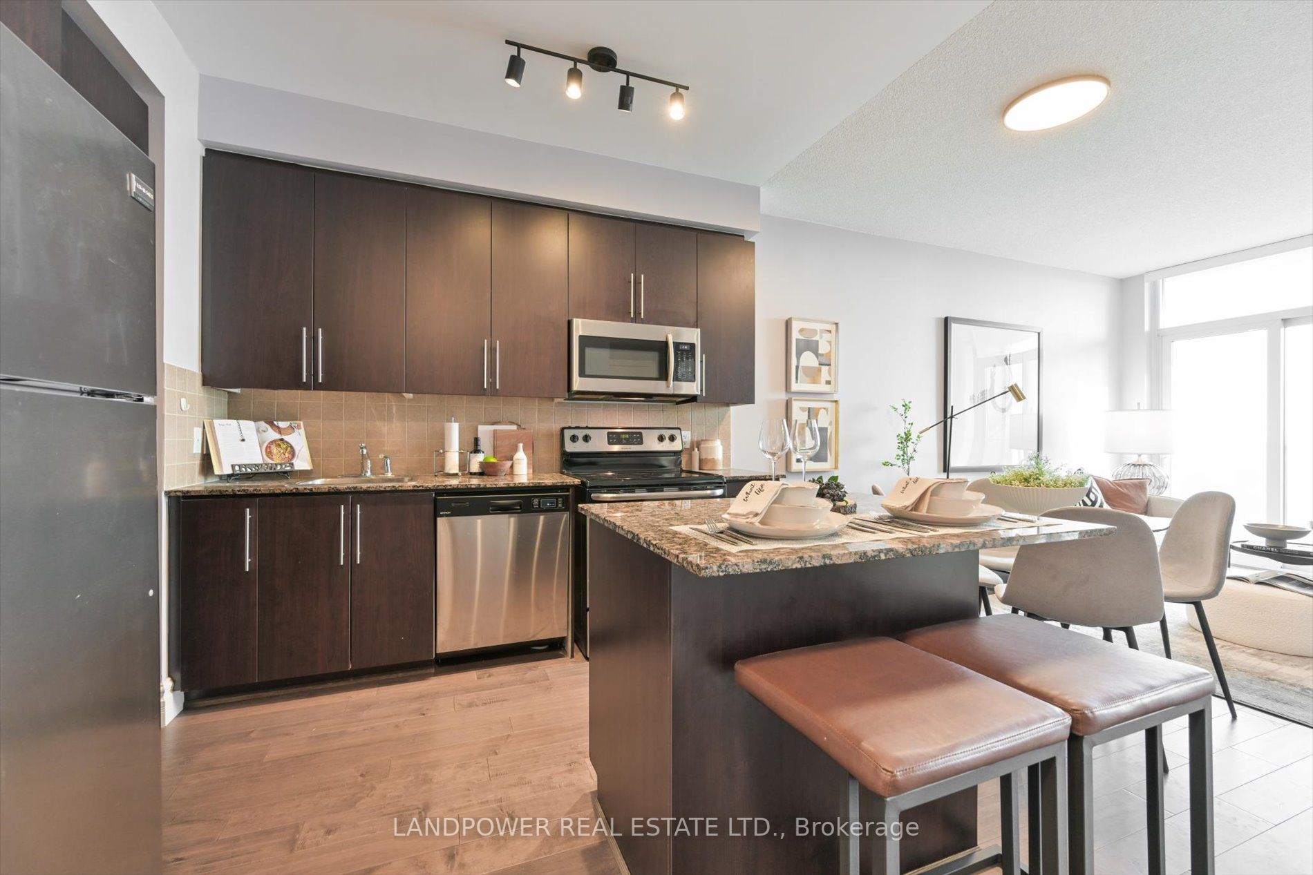 330 Burnhamthorpe Rd W, #2201