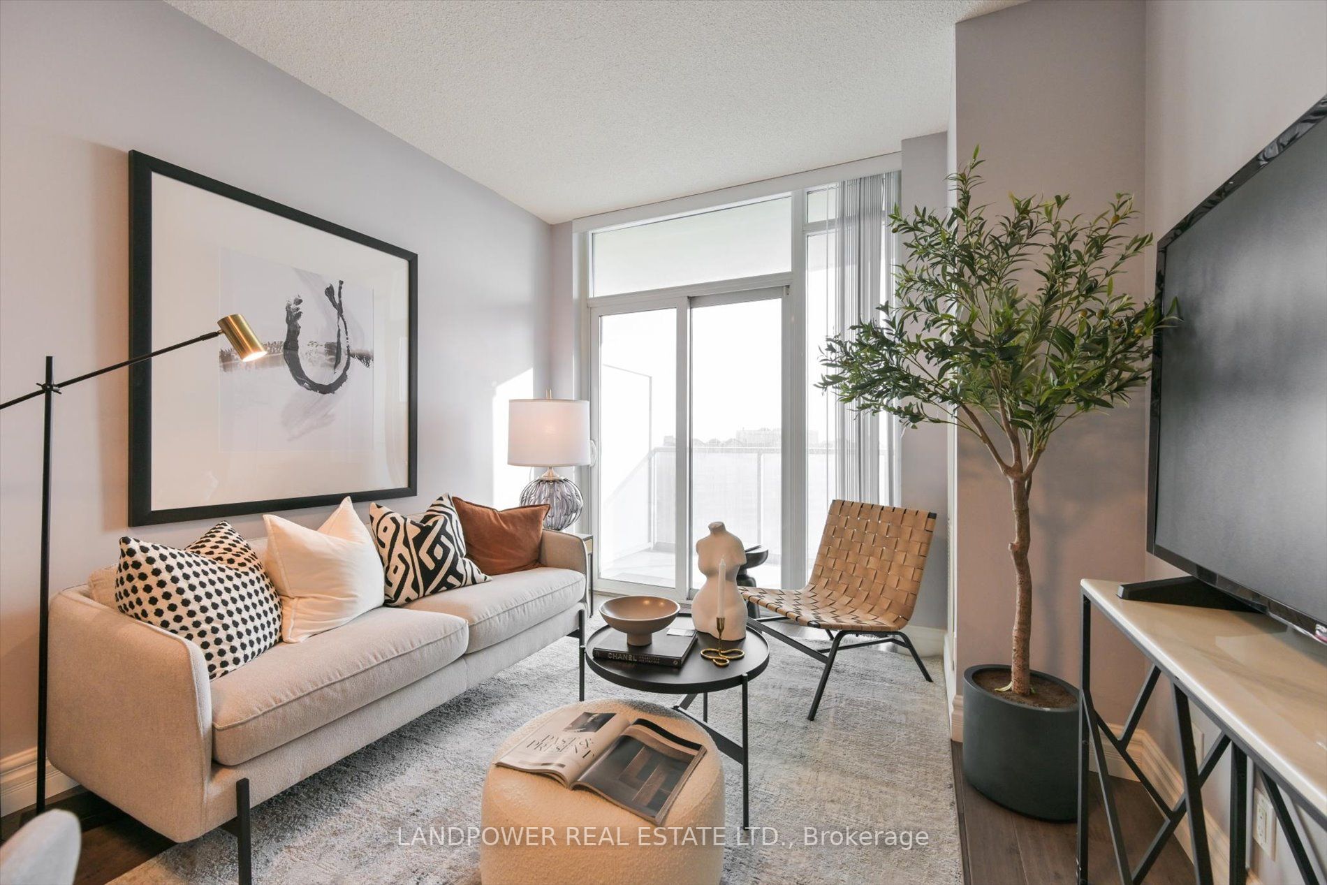 330 Burnhamthorpe Rd W, #2201