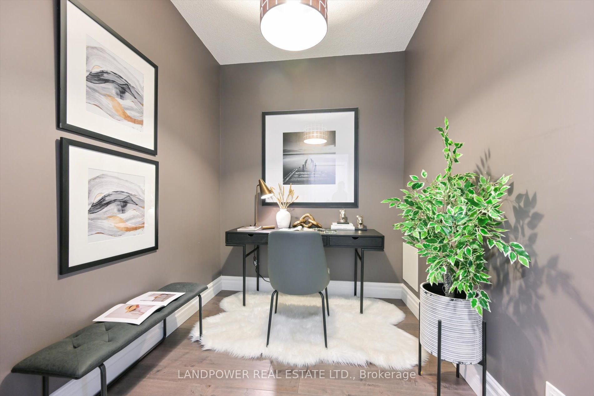 330 Burnhamthorpe Rd W, #2201