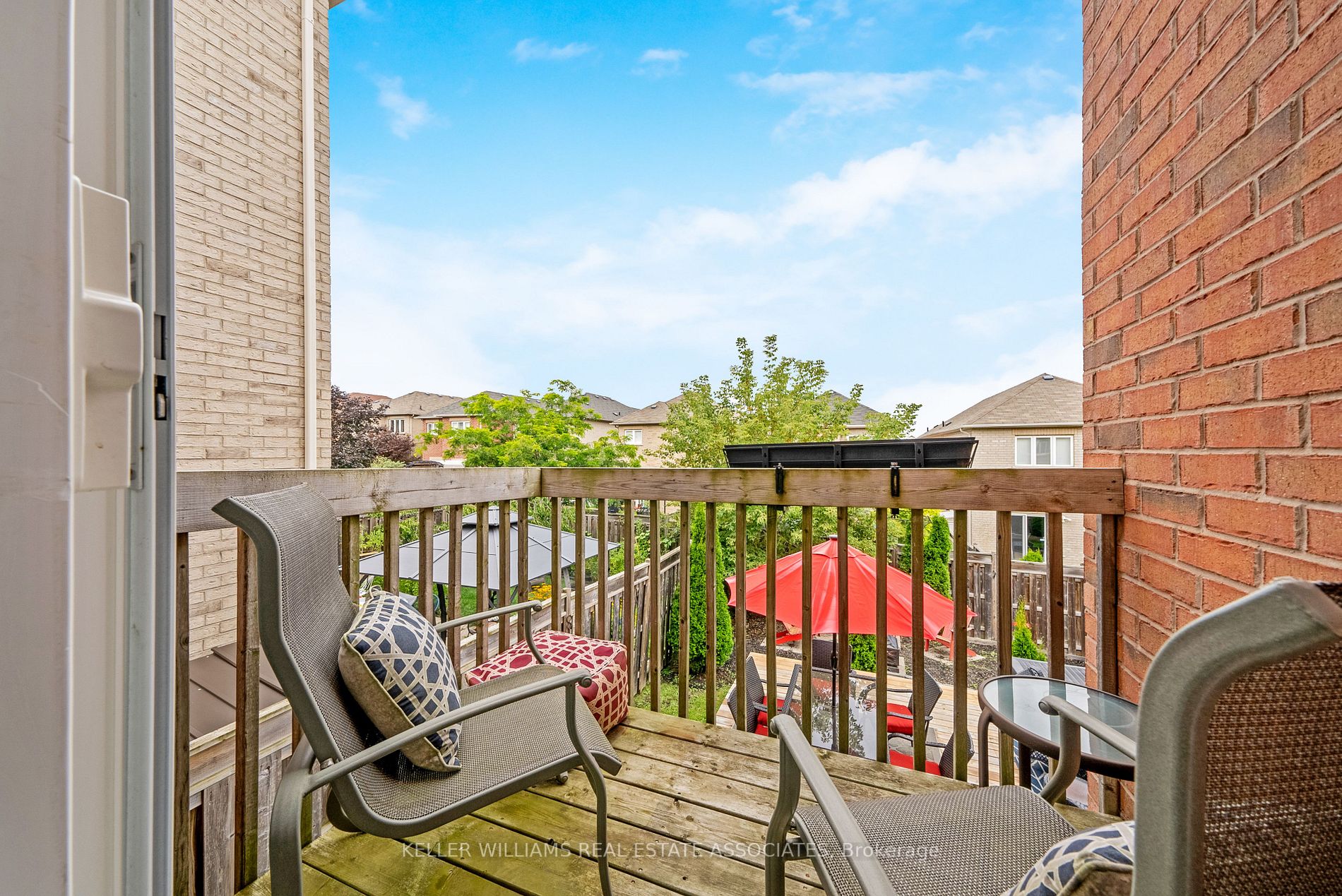 25 Elderberry Gate