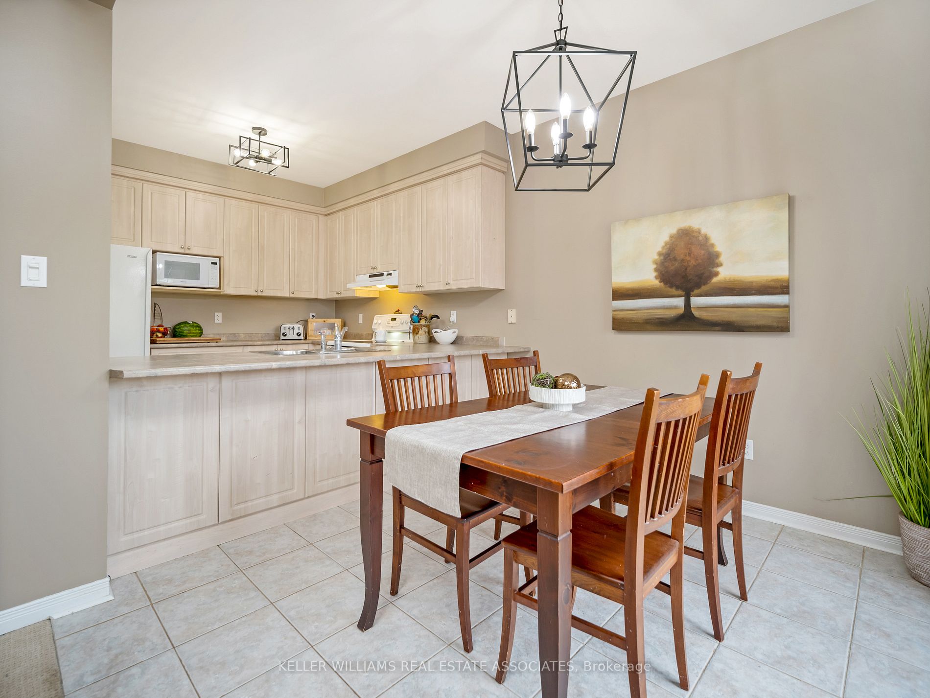 25 Elderberry Gate